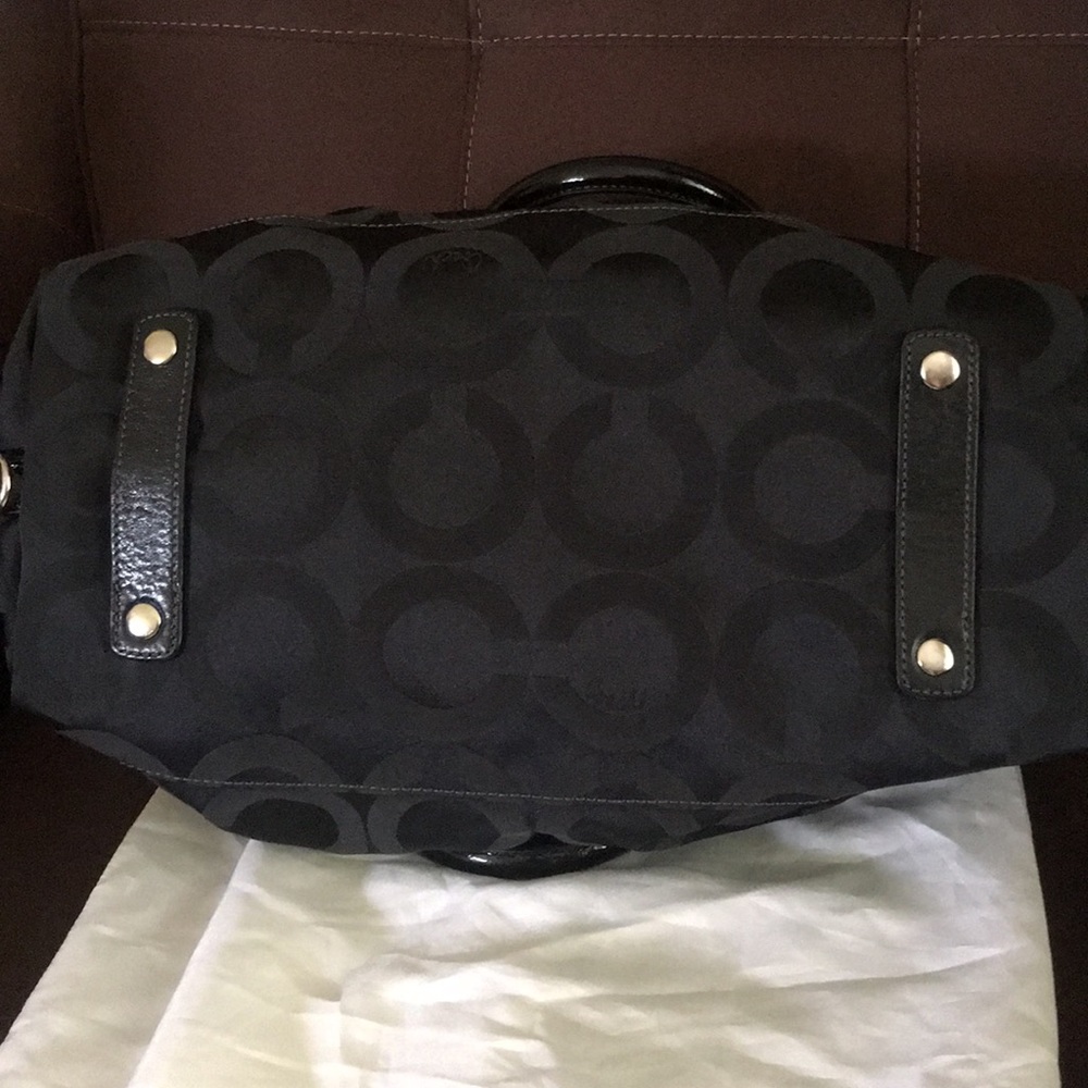 Coach satchel like new condition - Picture 4 of 8